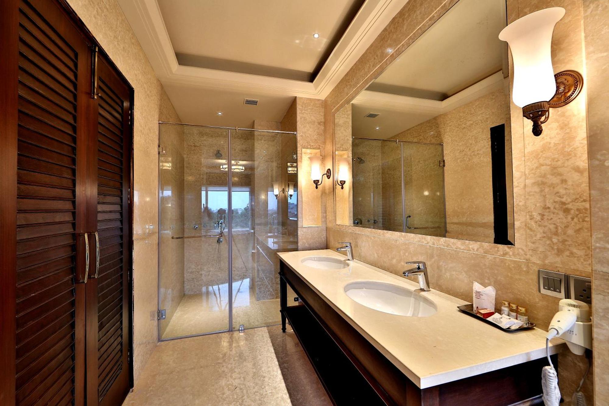 Hotel Maharaja Regency Ludhiana Extérieur photo