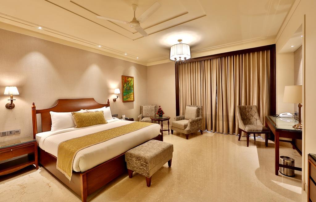Hotel Maharaja Regency Ludhiana Extérieur photo