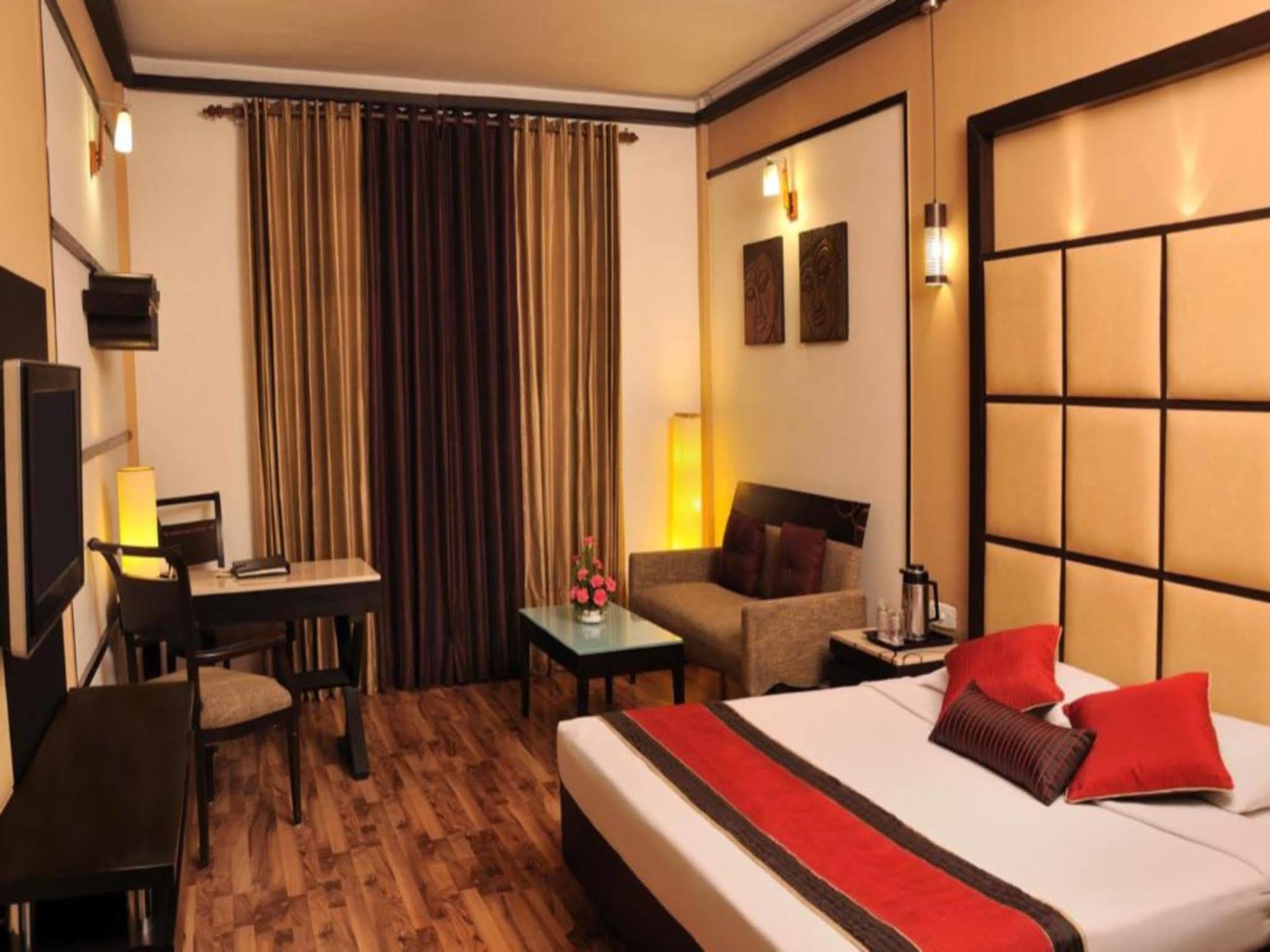 Hotel Maharaja Regency Ludhiana Extérieur photo